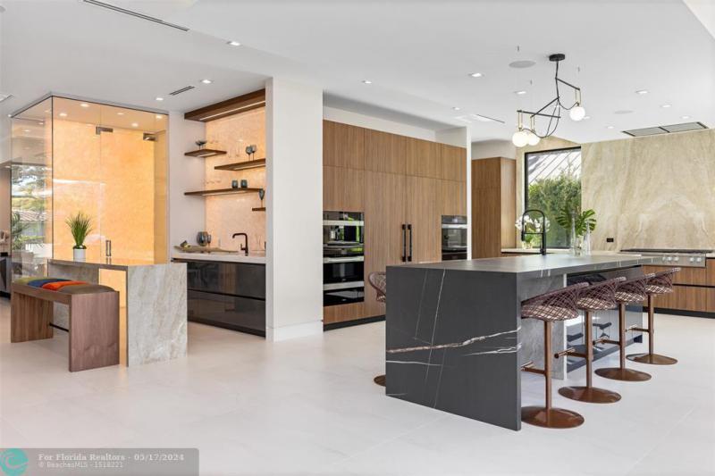  Single Family Homes Photo 14: 2733 NE 16th St  Fort Lauderdale,  FL 33304