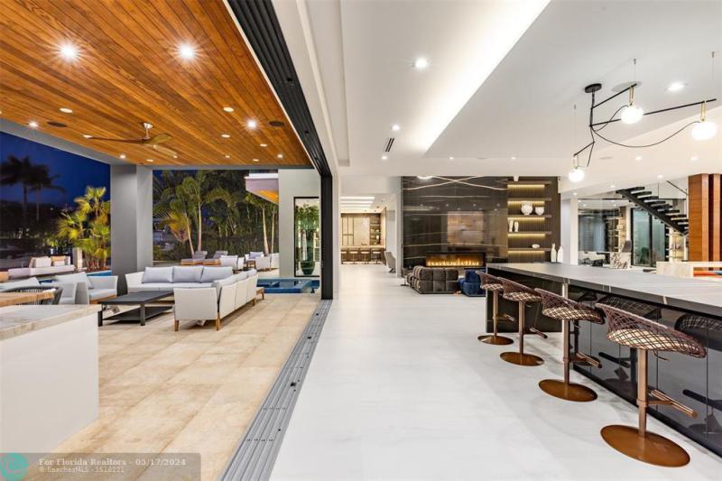  Single Family Homes Photo 17: 2733 NE 16th St  Fort Lauderdale,  FL 33304