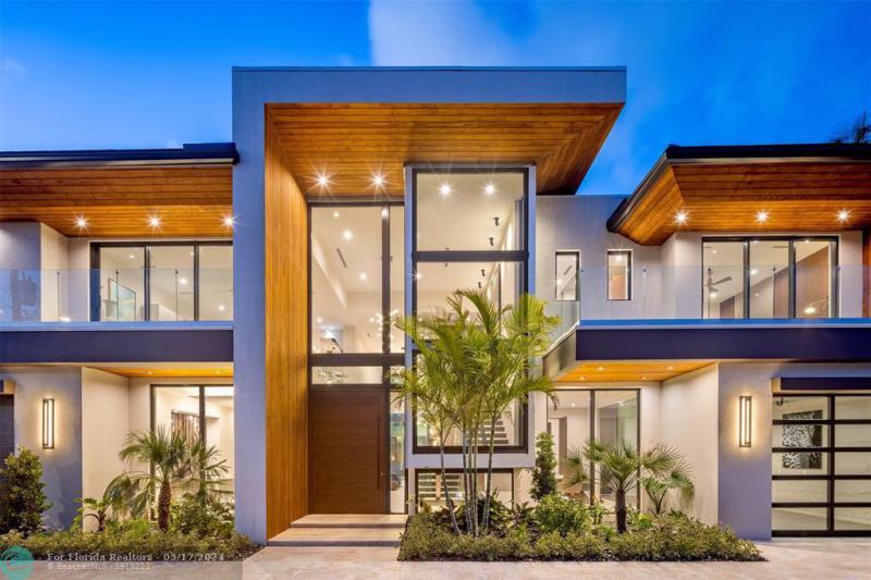  Single Family Homes Photo 4: 2733 NE 16th St  Fort Lauderdale,  FL 33304