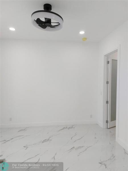  Single Family Homes Photo 15: 254 SW 12th St  Dania Beach,  FL 33004