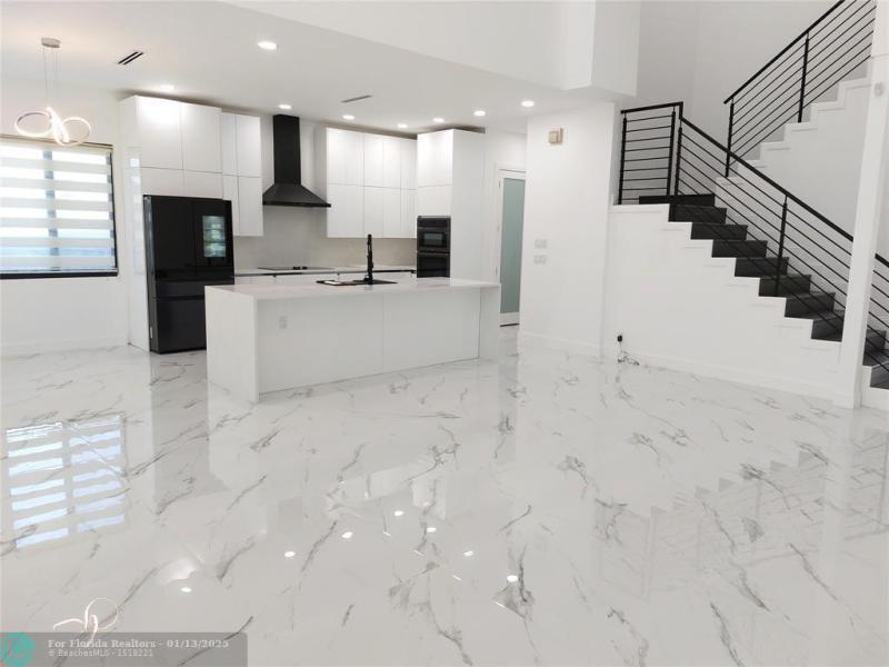  Single Family Homes Photo 5: 254 SW 12th St  Dania Beach,  FL 33004