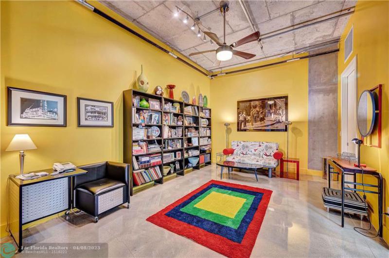  Condo & Townhome Photos