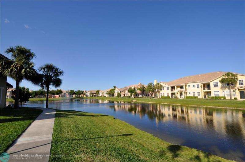  Condo & Townhome Photos