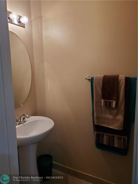  Condo & Townhome Photos