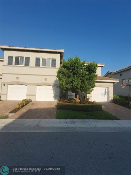  Condo & Townhome Photos