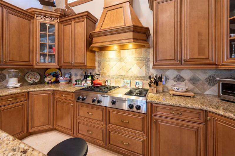  Single Family Homes Photo 17: 1483 SW 150th Ter  Sunrise,  FL 33326