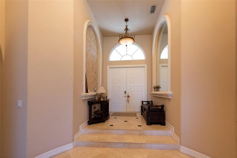  Single Family Homes Photo 5: 1483 SW 150th Ter  Sunrise,  FL 33326