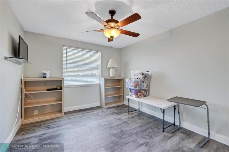  Single Family Homes Photo 20: 7181 NW 32nd St  Margate,  FL 33063