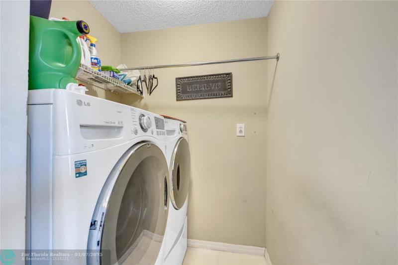  Single Family Homes Photo 26: 7181 NW 32nd St  Margate,  FL 33063