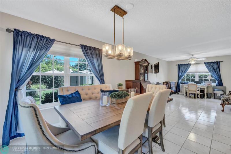  Single Family Homes Photo 9: 7181 NW 32nd St  Margate,  FL 33063