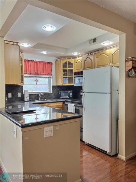  Condo & Townhome Photos
