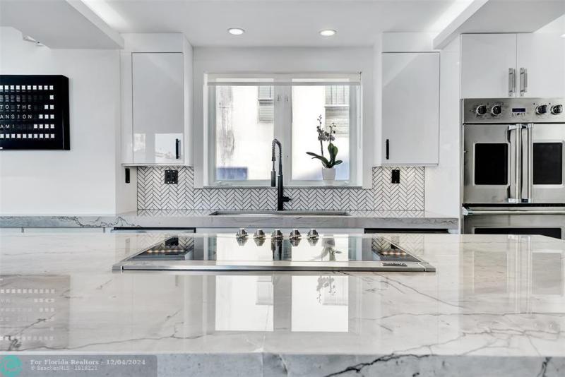 Single Family Homes Photo 12: 124 11th St  Miami Beach,  FL 33139