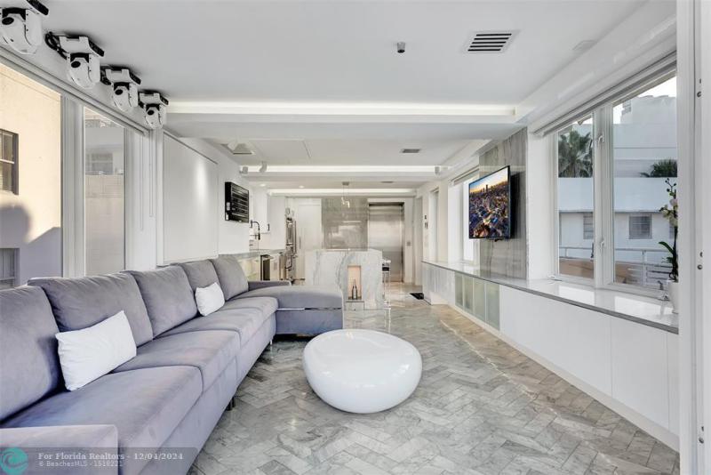  Single Family Homes Photo 14: 124 11th St  Miami Beach,  FL 33139
