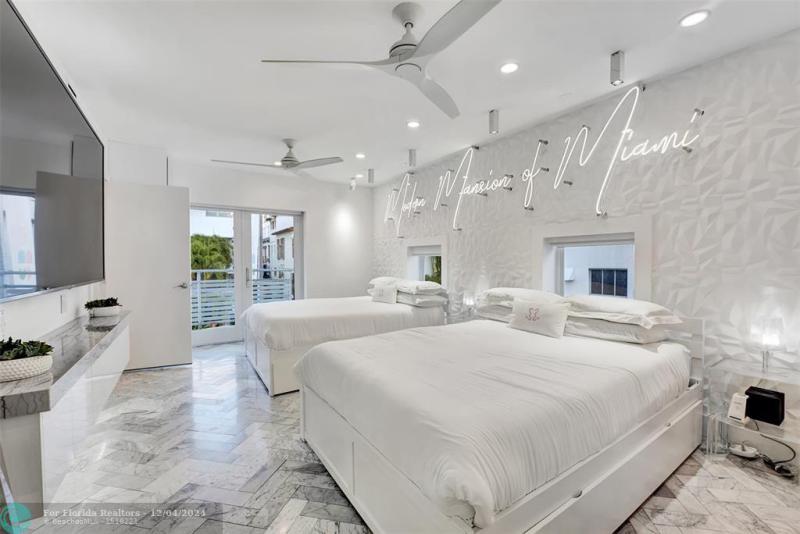  Single Family Homes Photo 17: 124 11th St  Miami Beach,  FL 33139