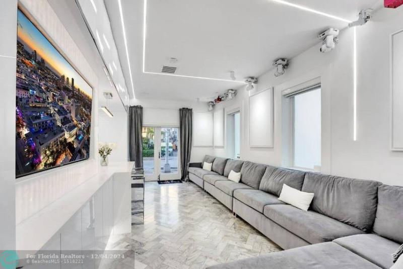  Single Family Homes Photo 23: 124 11th St  Miami Beach,  FL 33139
