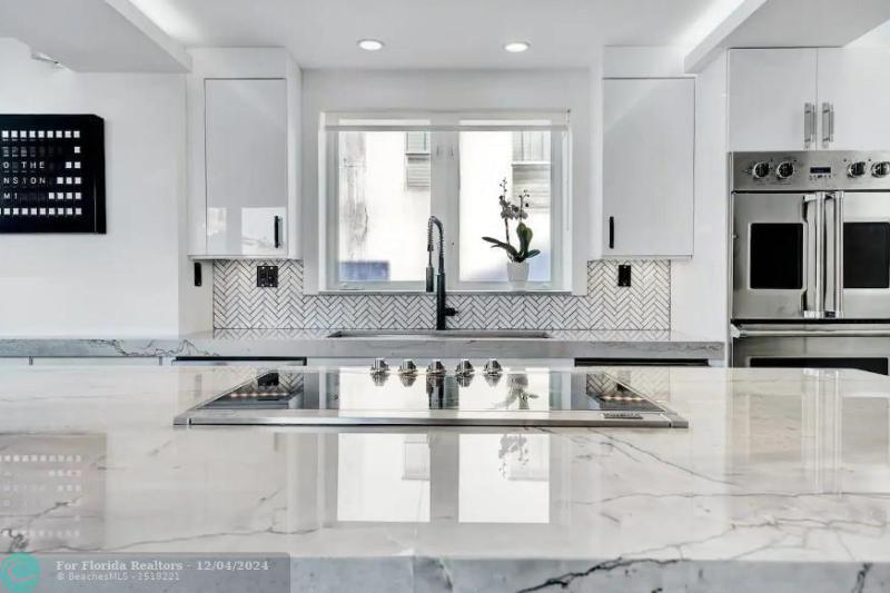  Single Family Homes Photo 28: 124 11th St  Miami Beach,  FL 33139