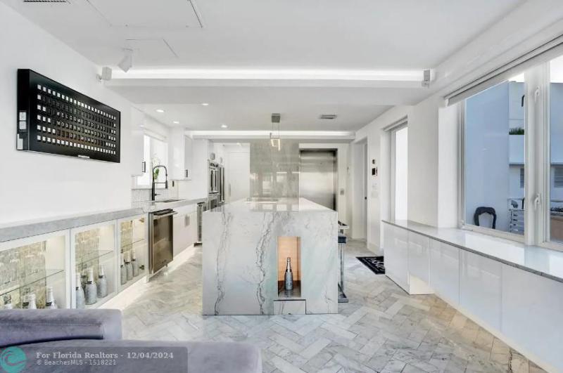  Single Family Homes Photo 32: 124 11th St  Miami Beach,  FL 33139