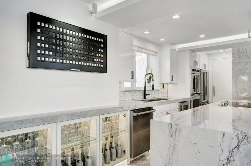  Single Family Homes Photo 33: 124 11th St  Miami Beach,  FL 33139