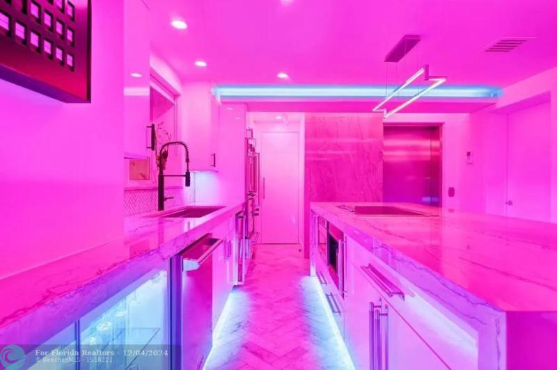  Single Family Homes Photo 36: 124 11th St  Miami Beach,  FL 33139