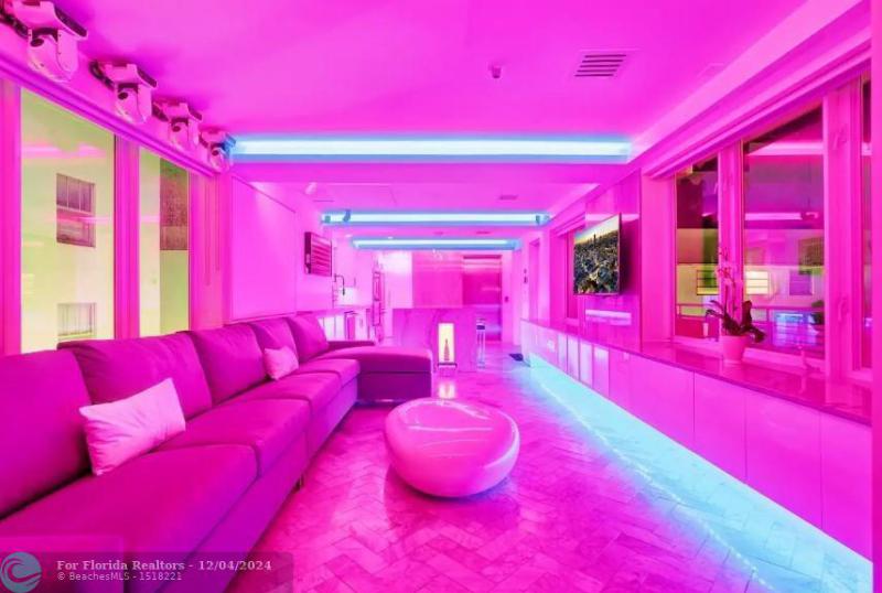  Single Family Homes Photo 38: 124 11th St  Miami Beach,  FL 33139