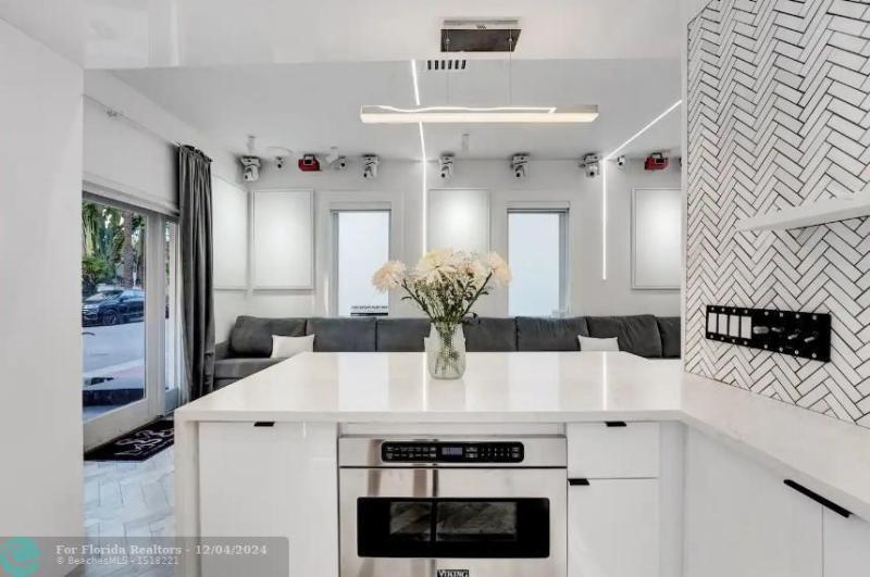  Single Family Homes Photo 41: 124 11th St  Miami Beach,  FL 33139