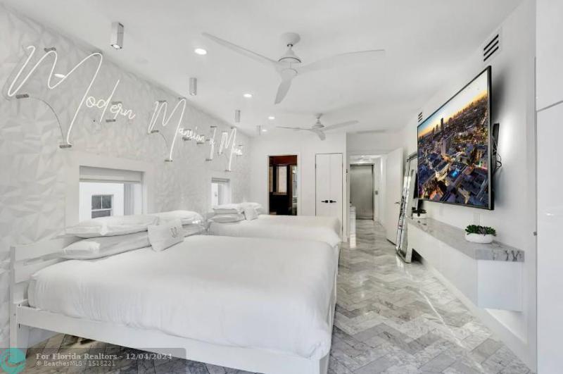  Single Family Homes Photo 46: 124 11th St  Miami Beach,  FL 33139