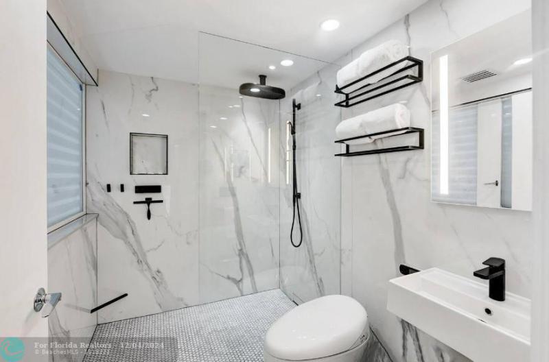  Single Family Homes Photo 59: 124 11th St  Miami Beach,  FL 33139