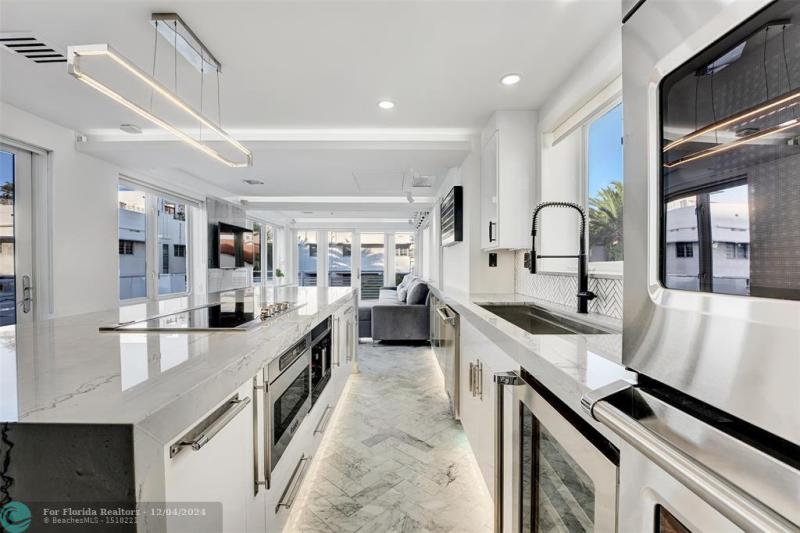  Single Family Homes Photo 6: 124 11th St  Miami Beach,  FL 33139