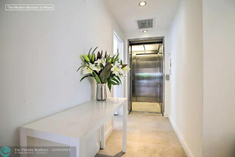  Single Family Homes Photo 69: 124 11th St  Miami Beach,  FL 33139
