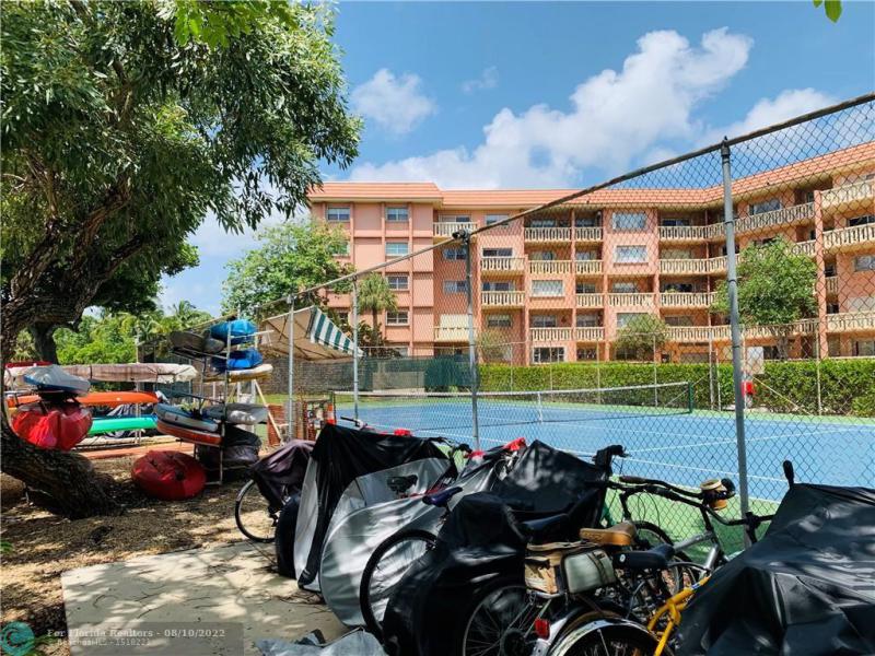  Condo & Townhome Photos
