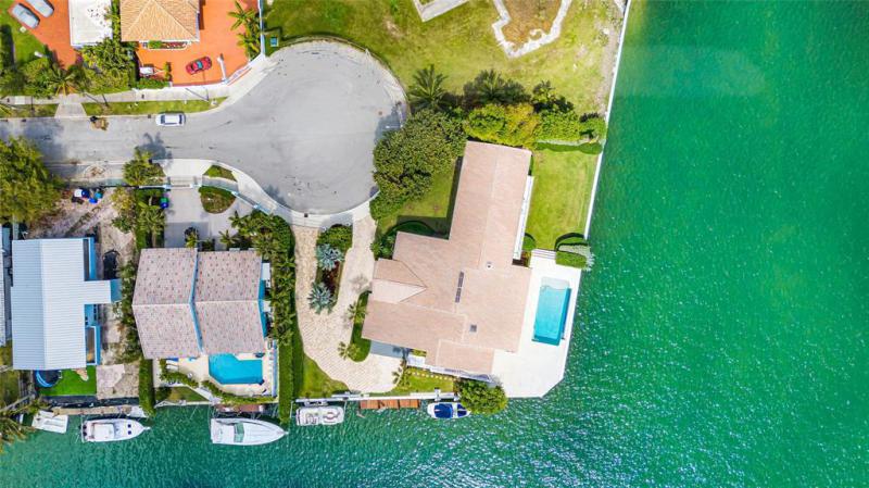  Single Family Homes Photo 2: 1290 NE 83rd St  Miami,  FL 33138