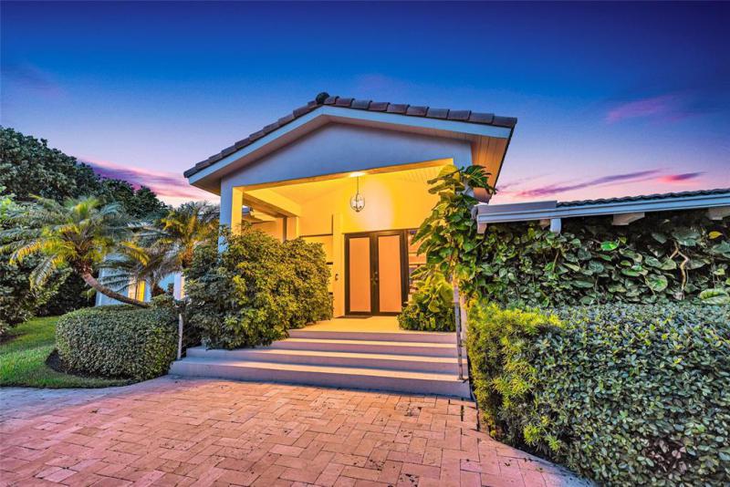  Single Family Homes Photo 20: 1290 NE 83rd St  Miami,  FL 33138