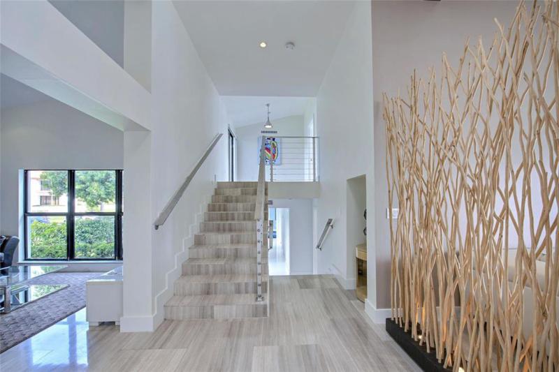  Single Family Homes Photo 32: 1290 NE 83rd St  Miami,  FL 33138