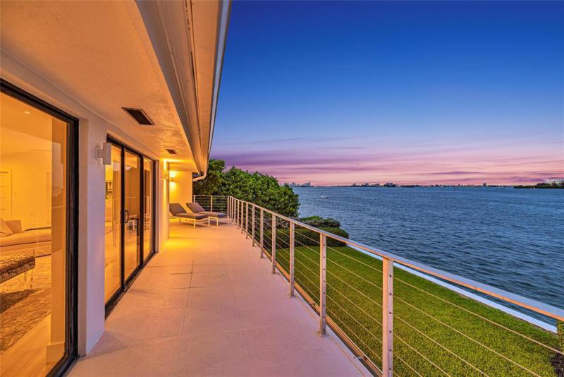 Single Family Homes Photo 40: 1290 NE 83rd St  Miami,  FL 33138