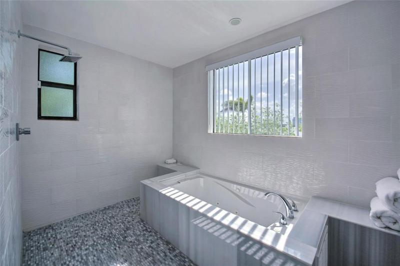  Single Family Homes Photo 50: 1290 NE 83rd St  Miami,  FL 33138