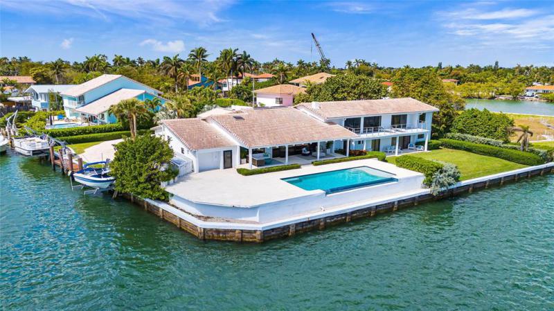  Single Family Homes Photo 6: 1290 NE 83rd St  Miami,  FL 33138