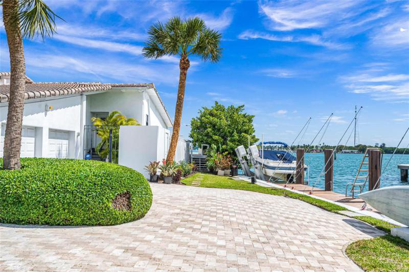  Single Family Homes Photo 64: 1290 NE 83rd St  Miami,  FL 33138