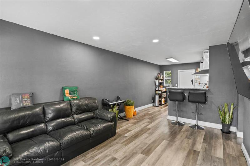 Duplex, Triplex and Fourplex Images