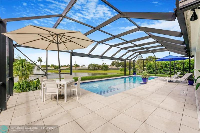  Single Family Homes Photo 12: 4669 Pinehurst Trl  Oakland Park,  FL 33309