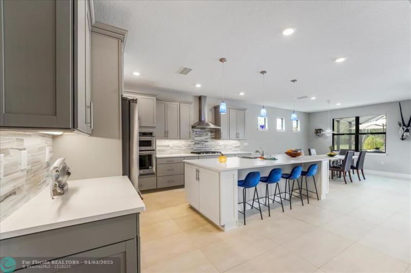  Single Family Homes Photo 16: 4669 Pinehurst Trl  Oakland Park,  FL 33309