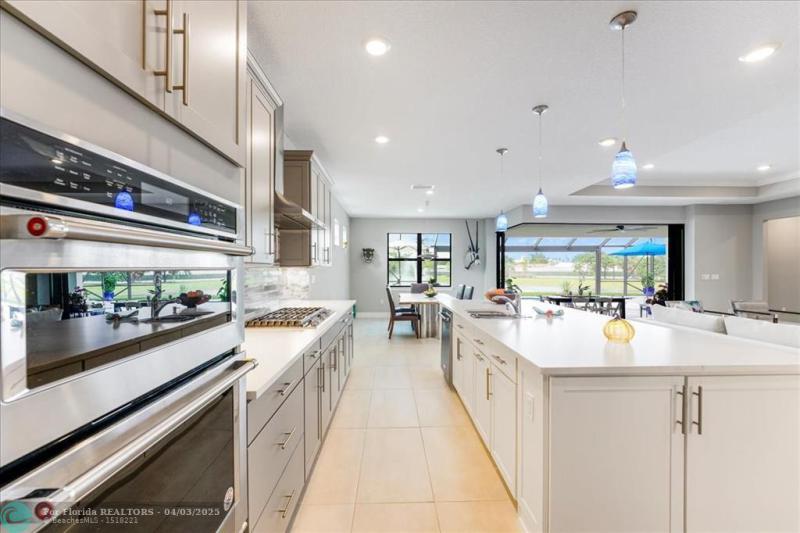  Single Family Homes Photo 17: 4669 Pinehurst Trl  Oakland Park,  FL 33309