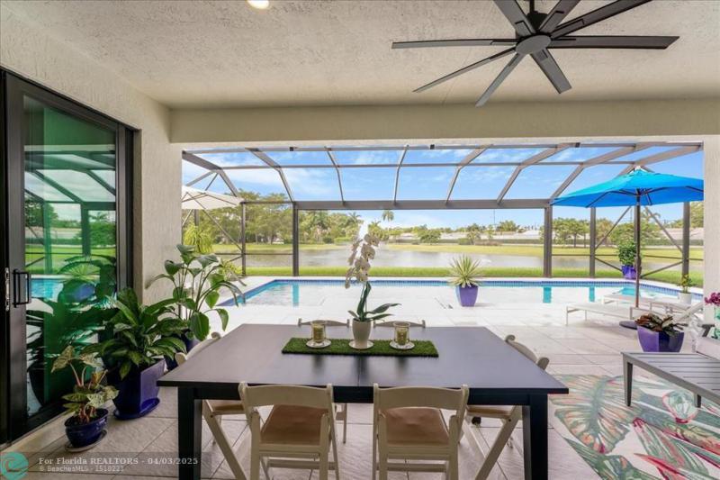  Single Family Homes Photo 23: 4669 Pinehurst Trl  Oakland Park,  FL 33309