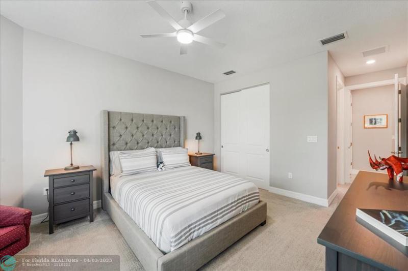  Single Family Homes Photo 32: 4669 Pinehurst Trl  Oakland Park,  FL 33309