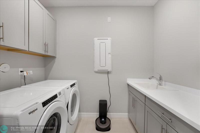  Single Family Homes Photo 46: 4669 Pinehurst Trl  Oakland Park,  FL 33309