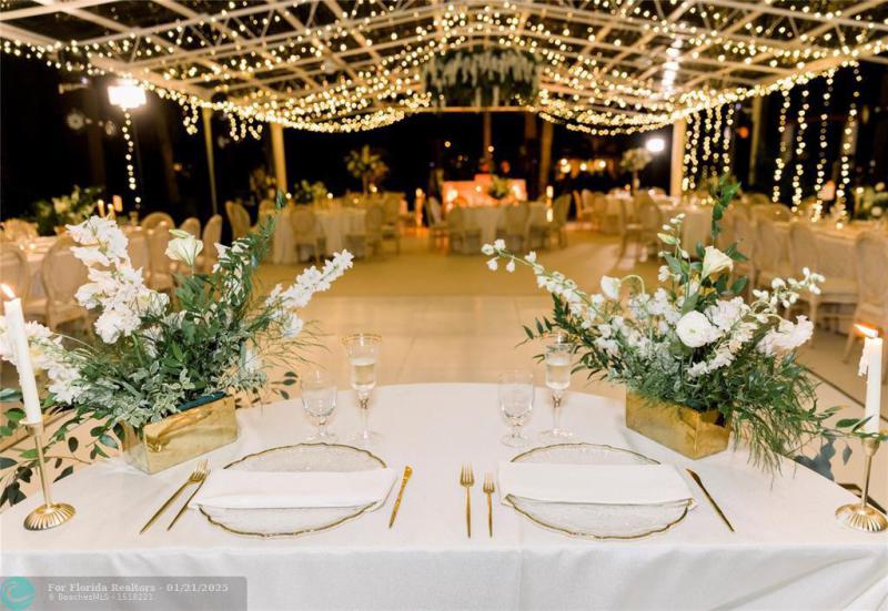  Single Family Homes Photo 10: 23550 SW 187th Ave  Homestead,  FL 33031