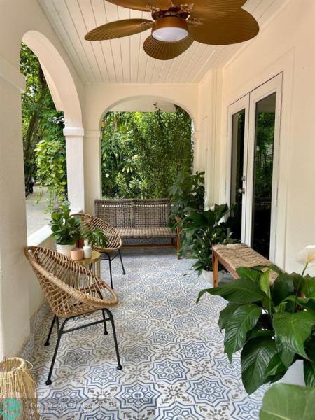  Single Family Homes Photo 12: 23550 SW 187th Ave  Homestead,  FL 33031