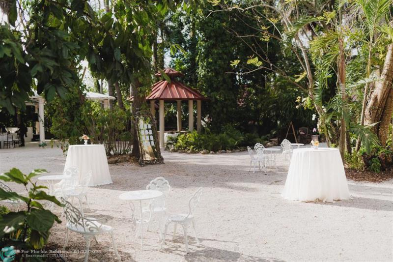  Single Family Homes Photo 19: 23550 SW 187th Ave  Homestead,  FL 33031