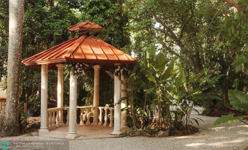  Single Family Homes Photo 21: 23550 SW 187th Ave  Homestead,  FL 33031