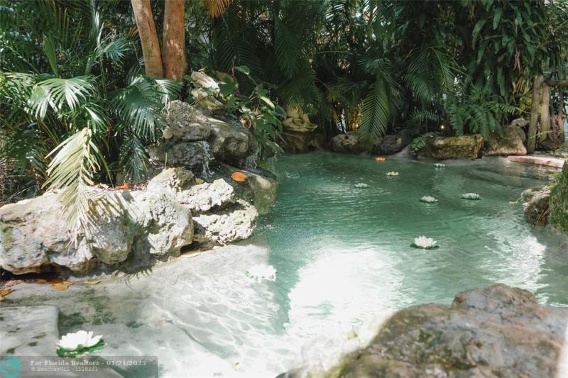  Single Family Homes Photo 3: 23550 SW 187th Ave  Homestead,  FL 33031