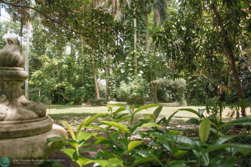  Single Family Homes Photo 6: 23550 SW 187th Ave  Homestead,  FL 33031